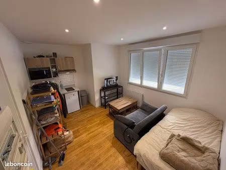 studio meublé idéalement situé