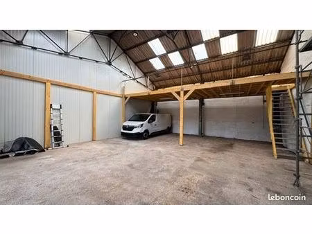 a louer local entrepot 180m2