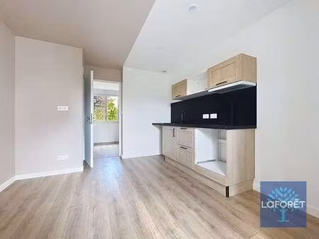 location appartement 2 pièces à la roche-sur-yon centre ville (85000) : à louer 2 pièces /