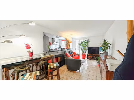 vente appartement 3 pièces  64.00m²  bois