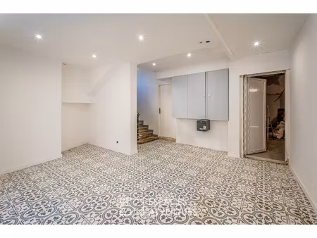 appartement rez-de-jardin avec patio privé et garage au centre de narbonne