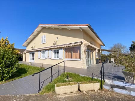 dpt gers (32)  à vendre barcelonne du gers maison t6 de 192 m² habitables normes pmr + 2 v