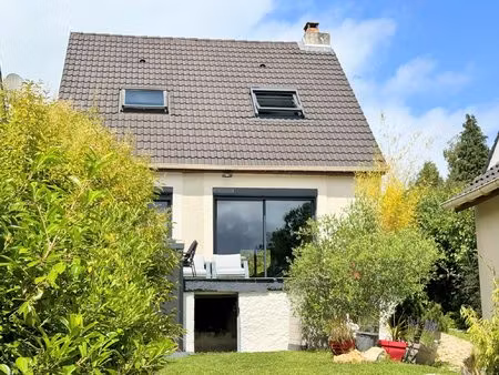 maison individuelle avec studio indépendant sur 904 m² de ter