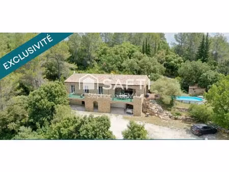 vaste propriété en pierres- garage-piscine-forage
