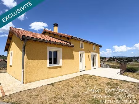 belle maison lumineuse avec vue