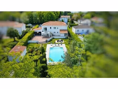 maison de famille  5 chambres  piscine  grand terrain