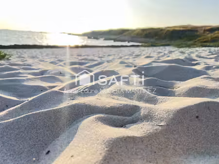 à 300 m des dunes et de la plage – deux maisons sur 1 280 m² pouvant être réunies en une g