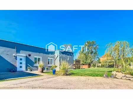 maison plain pied rénovée avec nombreuses dépendances  garages et stationnements
