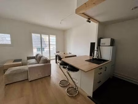location appartement 3 pièces meublé à vue (44640) : à louer 3 pièces meublé / 58m² vue