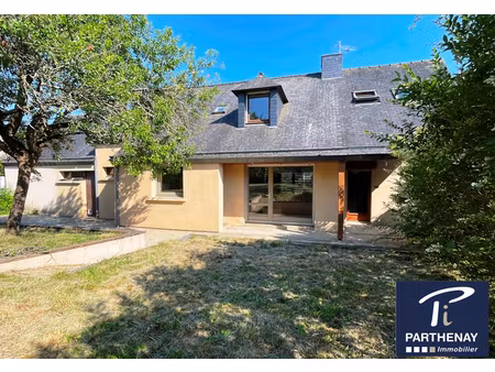 maison montfort sur meu   8 pièces  153 m2