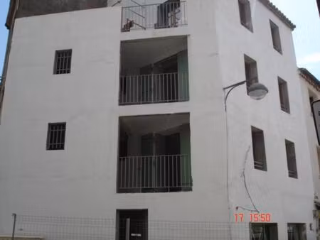 à louer – studio 31 92 m² – centre commerçant