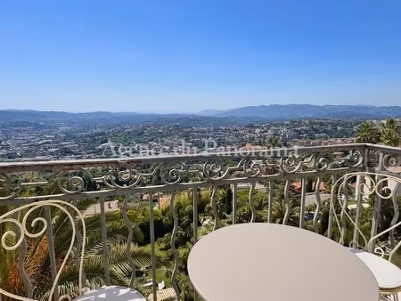appartement plein de charme beneficiant d'un fantastic panorama mer