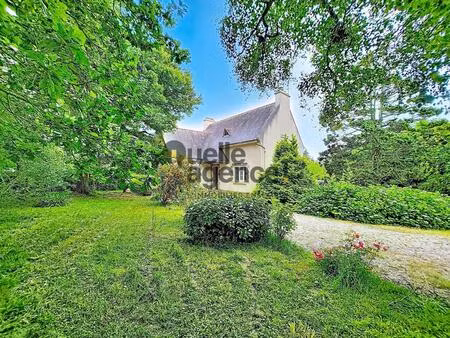 maison d’architecte aux volumes généreux sur 1 400 m² de terrain arboré