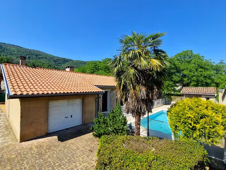 maison de plain pied avec jardin  piscine et garage