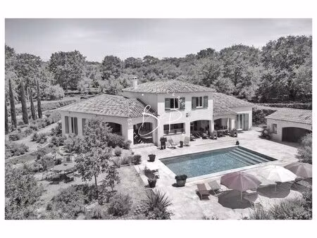 lorgues propriété 267 m² sur plus de 6000 m² de terrain avec piscine