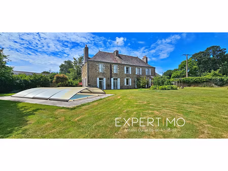belle demeure de 215m² avec piscine