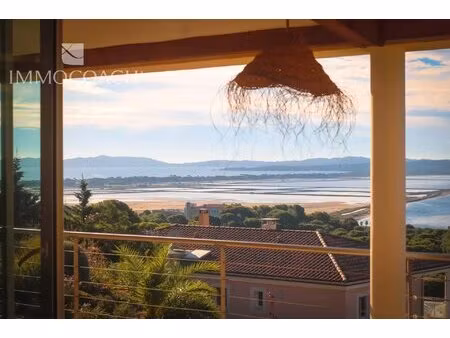 belle villa contemporaine avec vue mer à hyères
