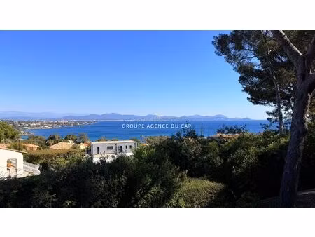 a vendre villa de 117m2 avec vue mer bon potentiel  aux issambres