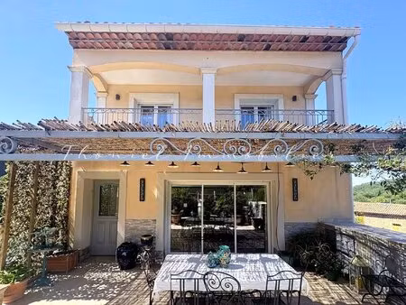 maison de caractère avec piscine et garage à vendre à la garde freinet