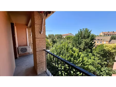 location appartement 4 pièces 82 m² à aix-en-provence (13100)