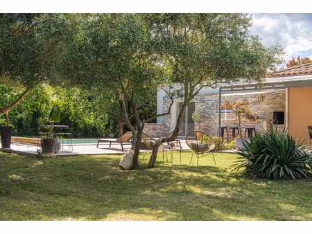 maison t5 avec piscine et studio