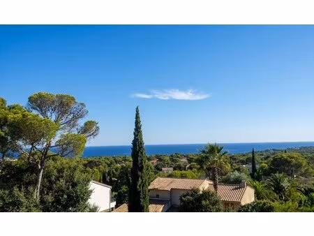 saint-raphaël – propriété de caractère - vue mer – 5/6 chambres – piscine - garage