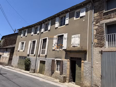 vente maison de village avec garage et parcelle de bois de 4