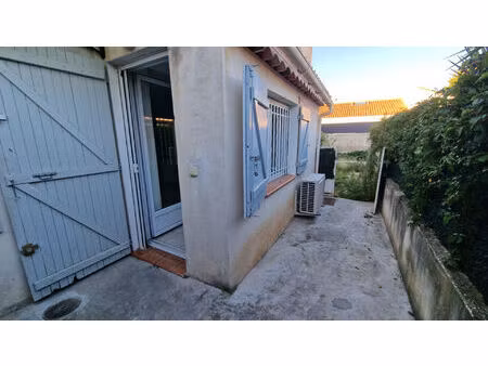marignane dans un petit ensemble appartement de type 2 de 33.16 m2 + jardinet et stationne