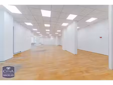 local commercial à vendre 141.75 m² - tours (37) - 249 500€