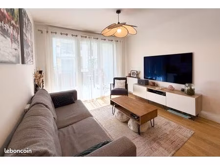 appartement t3 récent - 55 m² - balcon - parking - proche rer a - exposition sud-est
