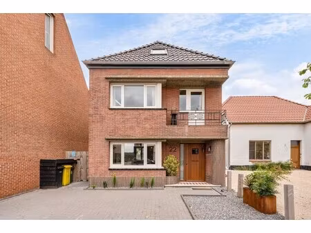 smaakvol gerenoveerde vrijstaande woning met 4 slaapkamers  zonnige tuin en epc b te essen
