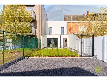 volledig gerenoveerde woning met 3 slaapkamers te mol