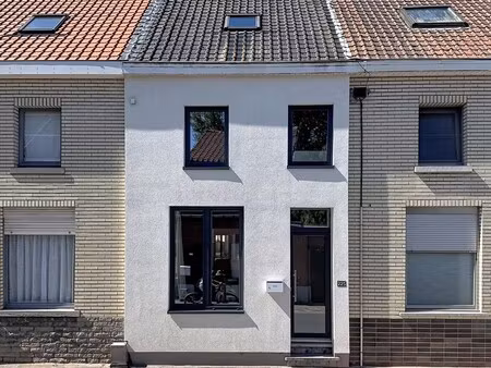 rijwoning met 3 slaapkamers en leuke tuin in ternat!