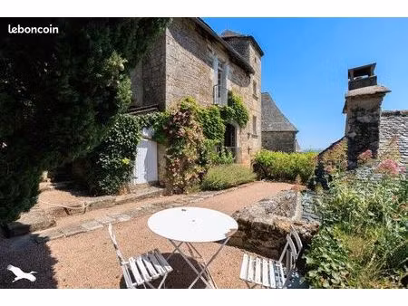 maison 9 pièces 257 m²