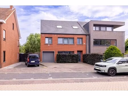 instapklare woning met 4 slpks  2 badks en gezellige tuin