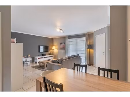 verzorgd  degelijk en betaalbaar appartement met ruime kelder en inpandige garage