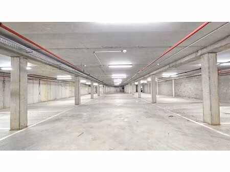 23 autostaanplaatsen in nieuwbouw