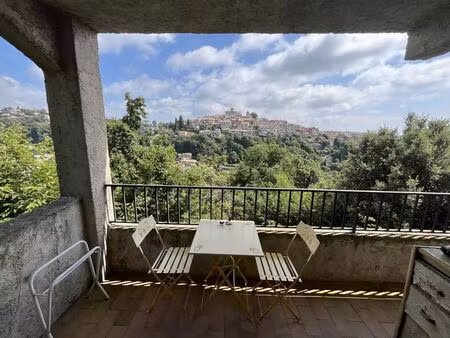 maison provençale ensoleillée dans un quartier familial