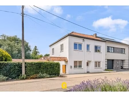 te renoveren woning met veel karakter en leuke tuin te lauw  op 3a 96ca