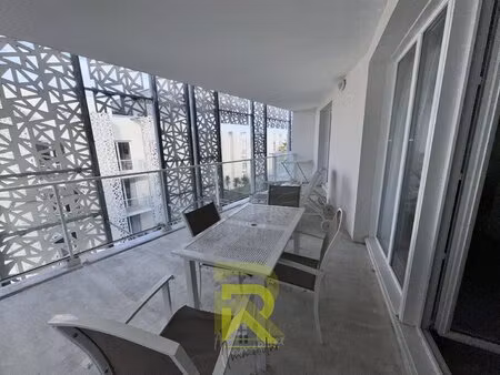 dans charmante résidence de vacances  beau t2 de 53m2 utiles  piscine fitness  180m mer