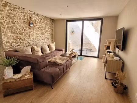 belle maison de village rénovée avec terrasses