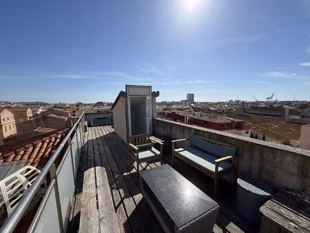 bien atypique t4 de 100 m² au sol rooftop de 23 m² avec une vue à 360° étang  ville et...
