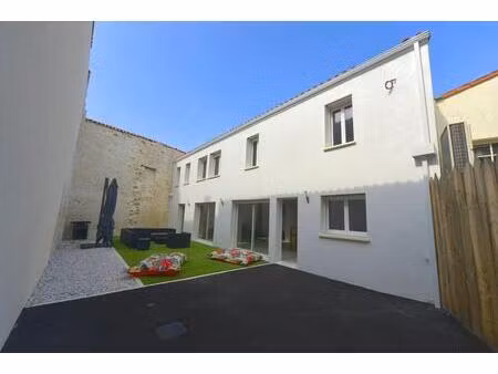 maison - 144.7m ²