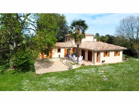maison t5 - 145m² en campagne avec terrain de plus de 4500m² et garage / proche eauze