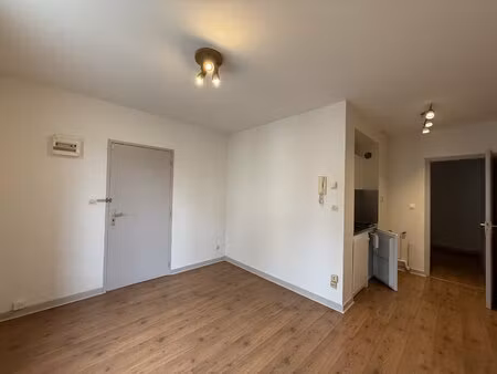 location appartement 2 pièces 28m² cognac 16100
