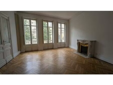 location local professionnel 180m² bordeaux 33000