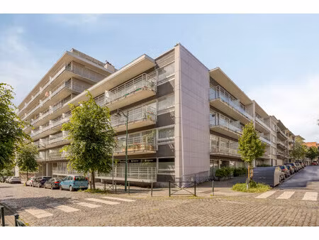 appartement te koop in sint-jans-molenbeek met 1 slaapkamer