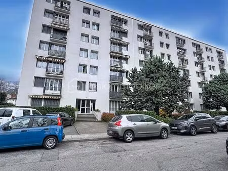 appartement de 54 03 m² à grenoble