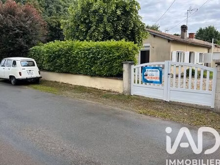 maison de village à les fosses (79360)