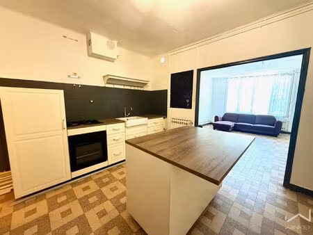 nathalie sinard vous présente cette maison de ville indépendante à valréas 3 chambres fort